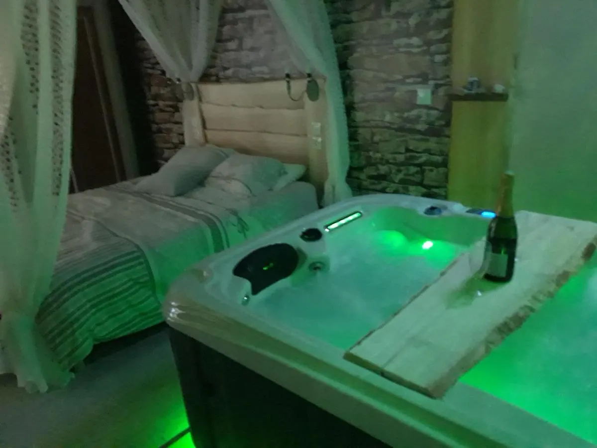 Célèzen Gite de charme avec spa Brengues